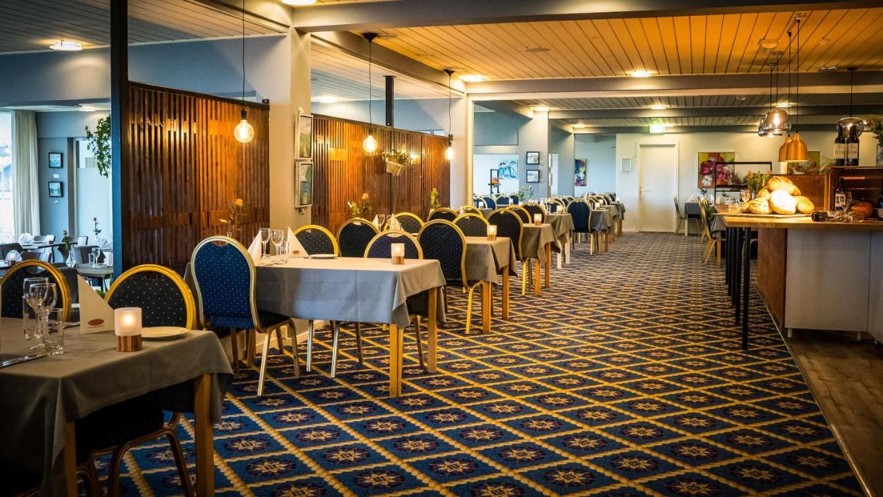Hotel/ Marina
