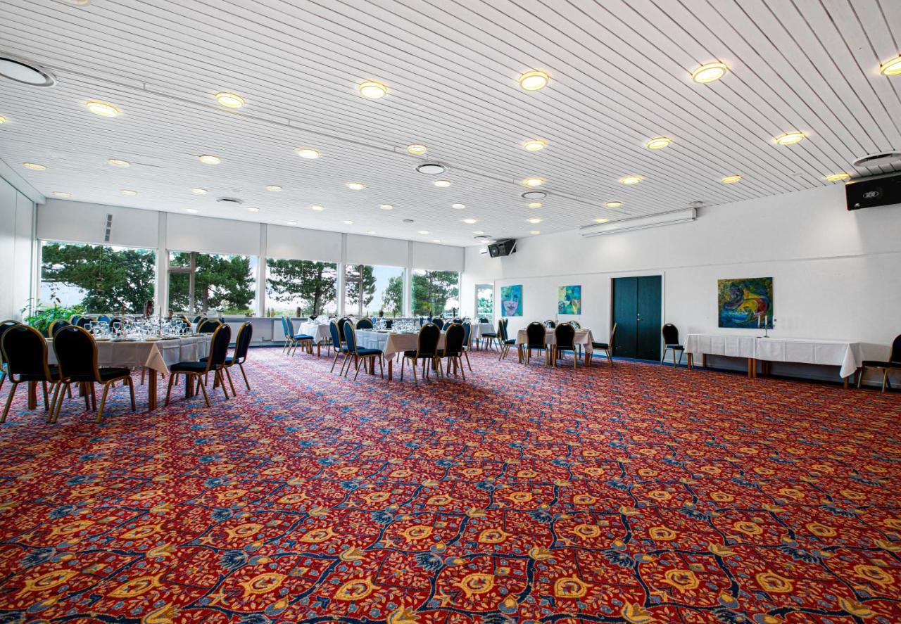 Hotel/ Marina *